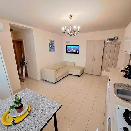 Bine Ati Venit La Maria Str Ion Alexandru Nr 1 Bl 14 Ap 1 Arad Exterior foto