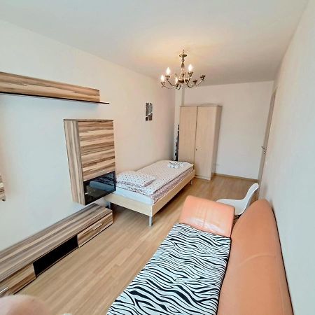 Bine Ati Venit La Maria Str Ion Alexandru Nr 1 Bl 14 Ap 1 Arad Exterior foto