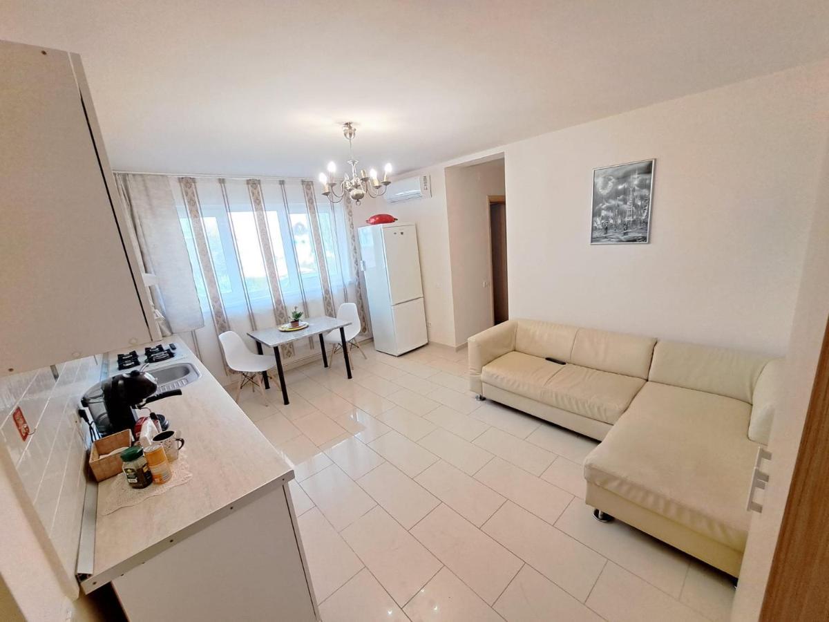 Bine Ati Venit La Maria Str Ion Alexandru Nr 1 Bl 14 Ap 1 Arad Exterior foto