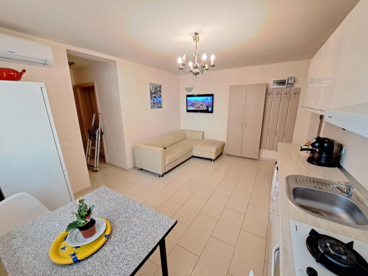 Bine Ati Venit La Maria Str Ion Alexandru Nr 1 Bl 14 Ap 1 Arad Exterior foto